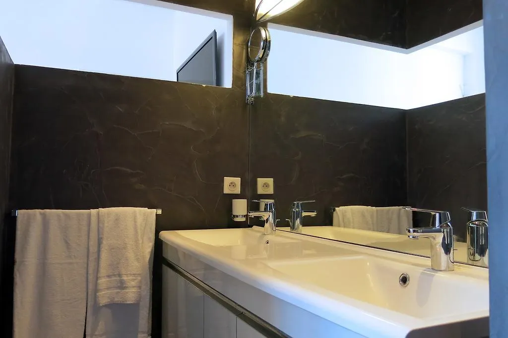 Loft Vinaigriers Republique Apartment